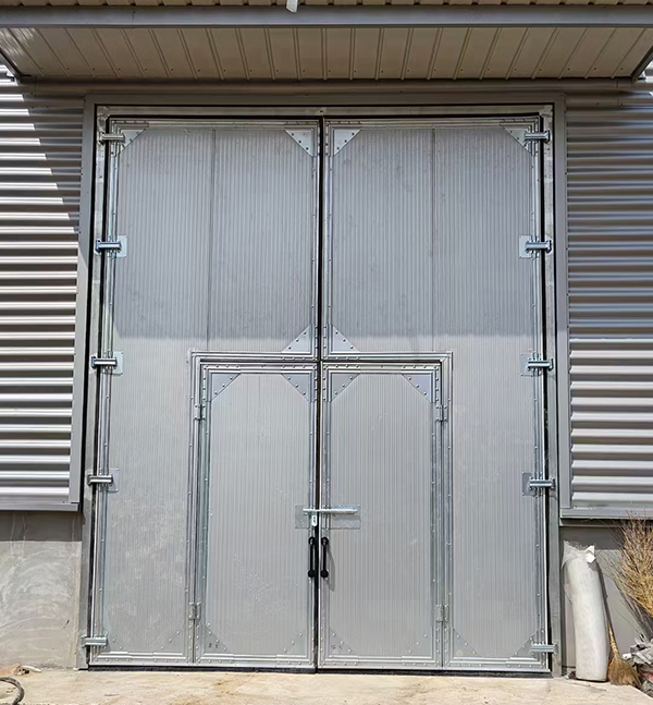 天山工业平开门