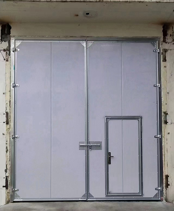 天山工业平开门