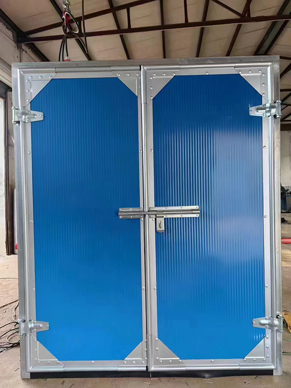 天山工业平开门