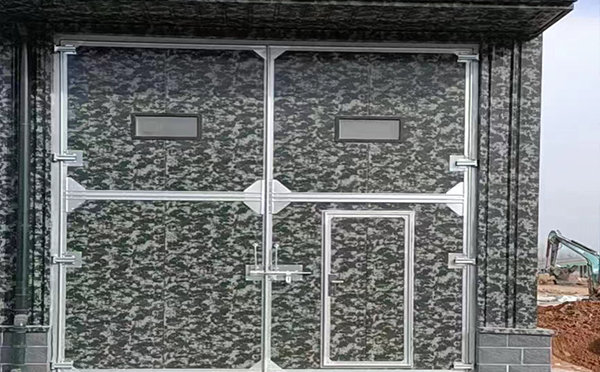 天山工业平开门