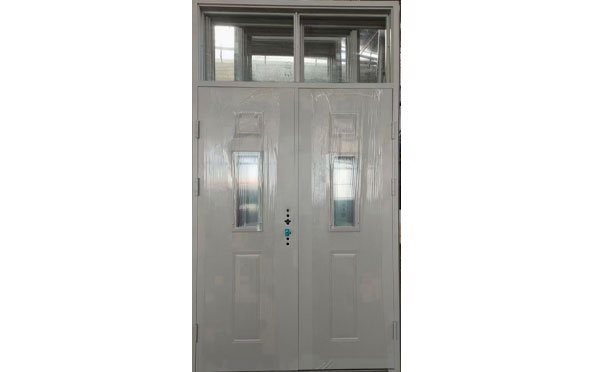 天山学校教室门