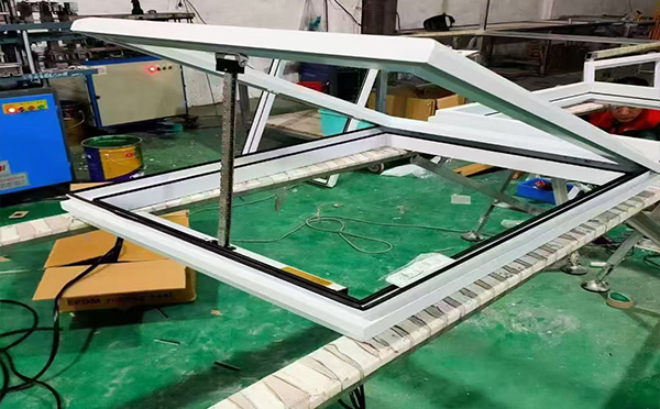 某地下车库出入口天山排烟窗配置工程