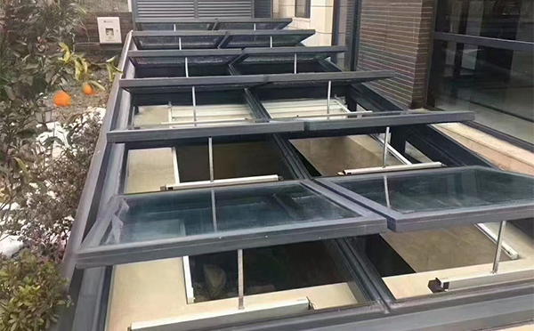 某轨道交通车辆维修车间天山排烟窗应用