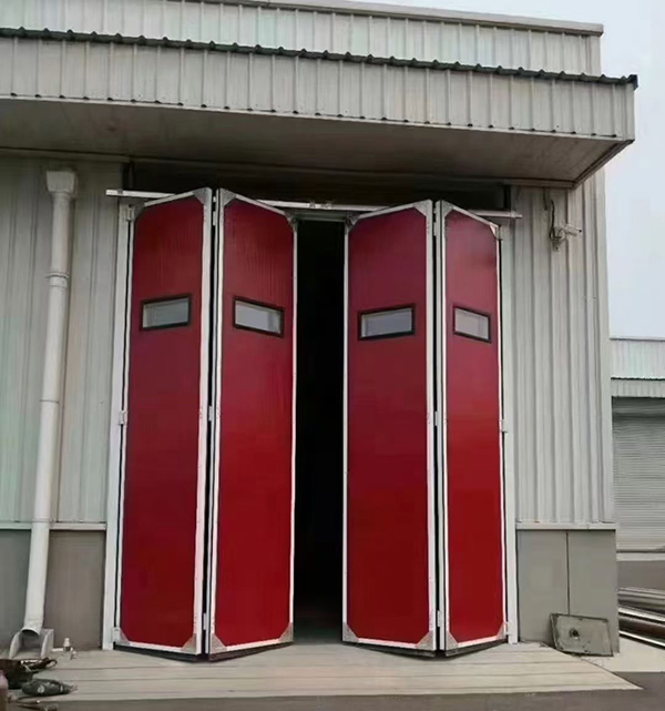 天山工业折叠门在大型装配车间出入口的应用实例